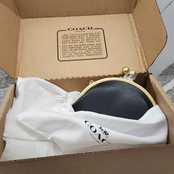 COACH Kisslock Pouch 20 Round Tortilla Mini Bag in Black NWT - Picture 2 of 12